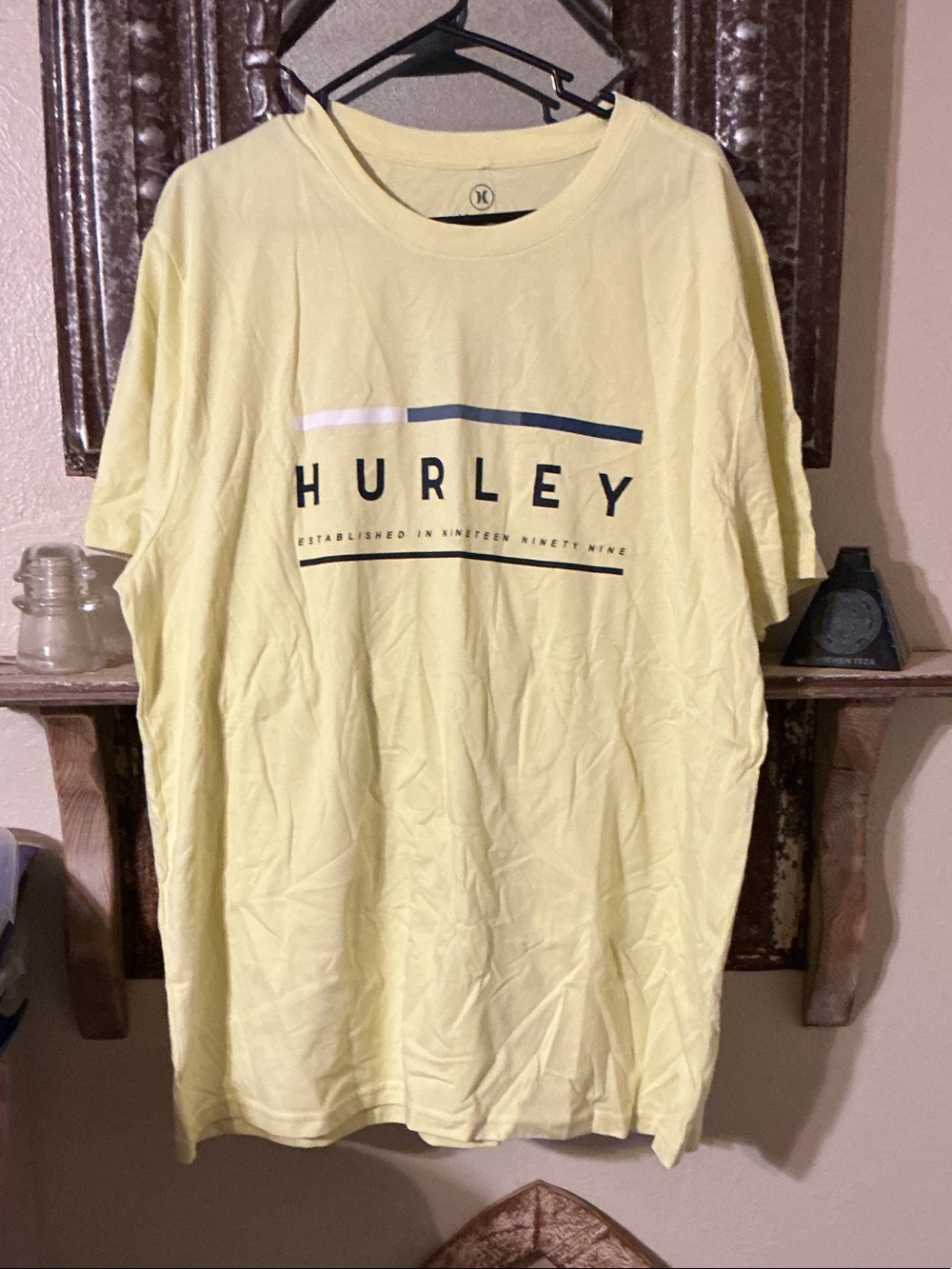 Hurley Men’s Pale Yellow Logo Tee